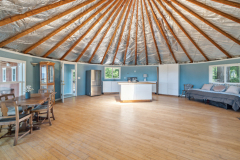 04b-interior-yurt1