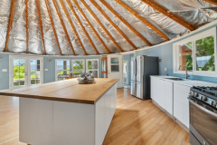 04e-interior-yurt5