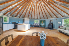 4a-interior-yurt4