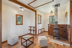 10c-inside-of-loft