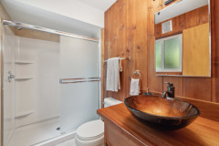 17-bathroom