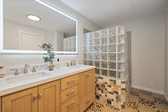 10-bathroom