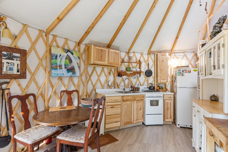 8-interior-yurt-kitchen