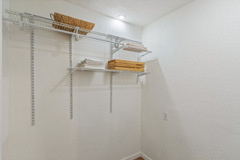 7-upstairswalkincloset